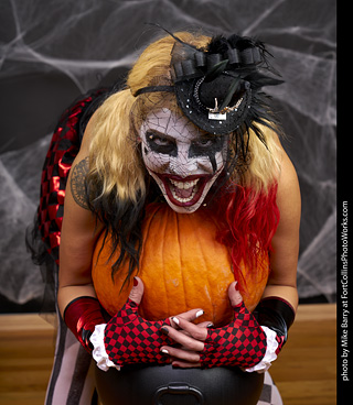 Freddy Krueger/Harley Quinn model shoot - Mandy