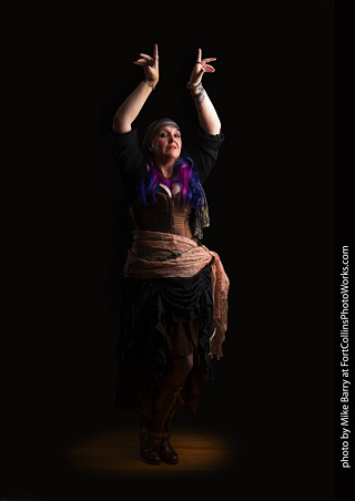 Jennifer dark pirate shoot
